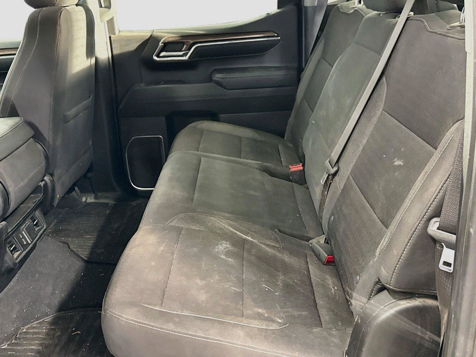 Used 2023 Chevrolet Silverado 1500 LT w/ Z71 Off-Road Package AWD/4WD image 5