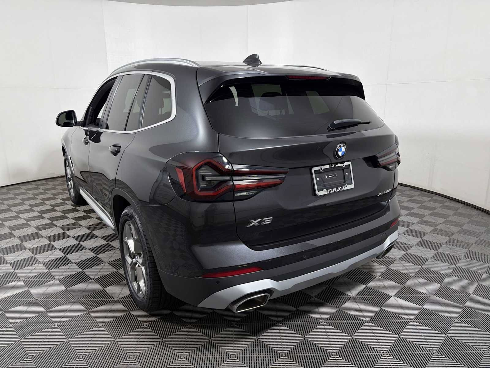 Used 2024 BMW X3 xDrive30i w/ Convenience Package AWD/4WD image 5