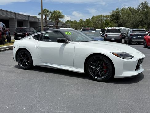 Used 2024 Nissan Z Performance w/ Floor Mat Package RWD image 2