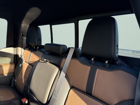 Used 2021 Chevrolet Silverado 1500 High Country image 19