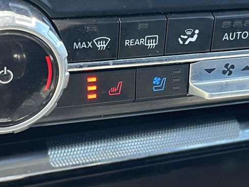 Used 2023 Ford F150 Lariat w/ Trailer Tow Package image 23