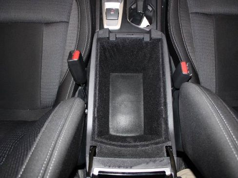 Used 2024 Subaru Ascent Premium w/ Convenience Package image 32