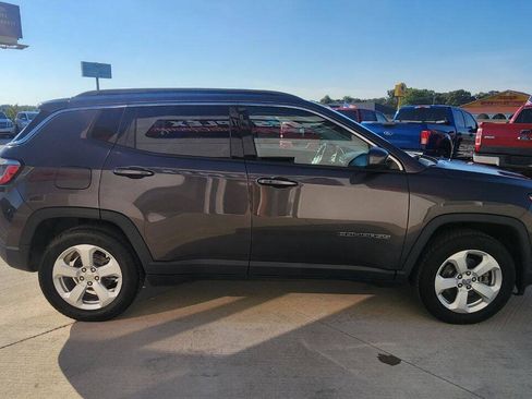 Used 2018 Jeep Compass Latitude w/ Popular Equipment Group FWD image 7