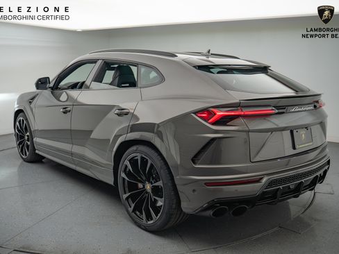 Used 2022 Lamborghini Urus image 13