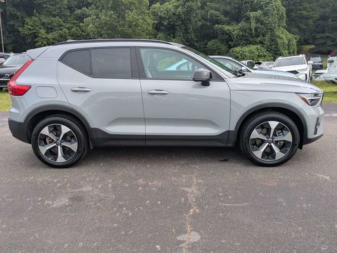 Used 2026 Volvo XC40 B5 Plus AWD/4WD image 7