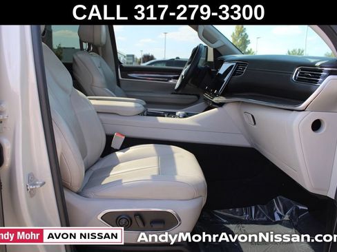 Used 2022 Jeep Wagoneer Series II w/ Premium Group I AWD/4WD image 19