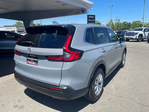 Used 2025 Honda CR-V LX image 5