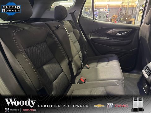 Used 2023 GMC Terrain SLE w/ Elevation Edition image 33