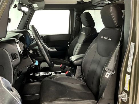 Used 2016 Jeep Wrangler Unlimited Rubicon w/ Connectivity Group image 32