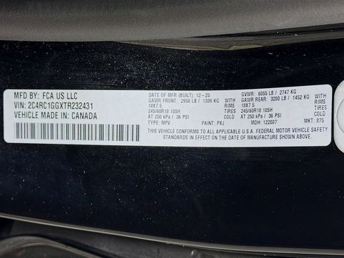 Used 2026 Chrysler Pacifica Limited FWD image 37