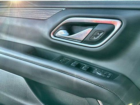 Used 2021 Chevrolet Suburban High Country image 16