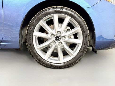 Used 2017 MAZDA MAZDA3 Touring FWD image 9