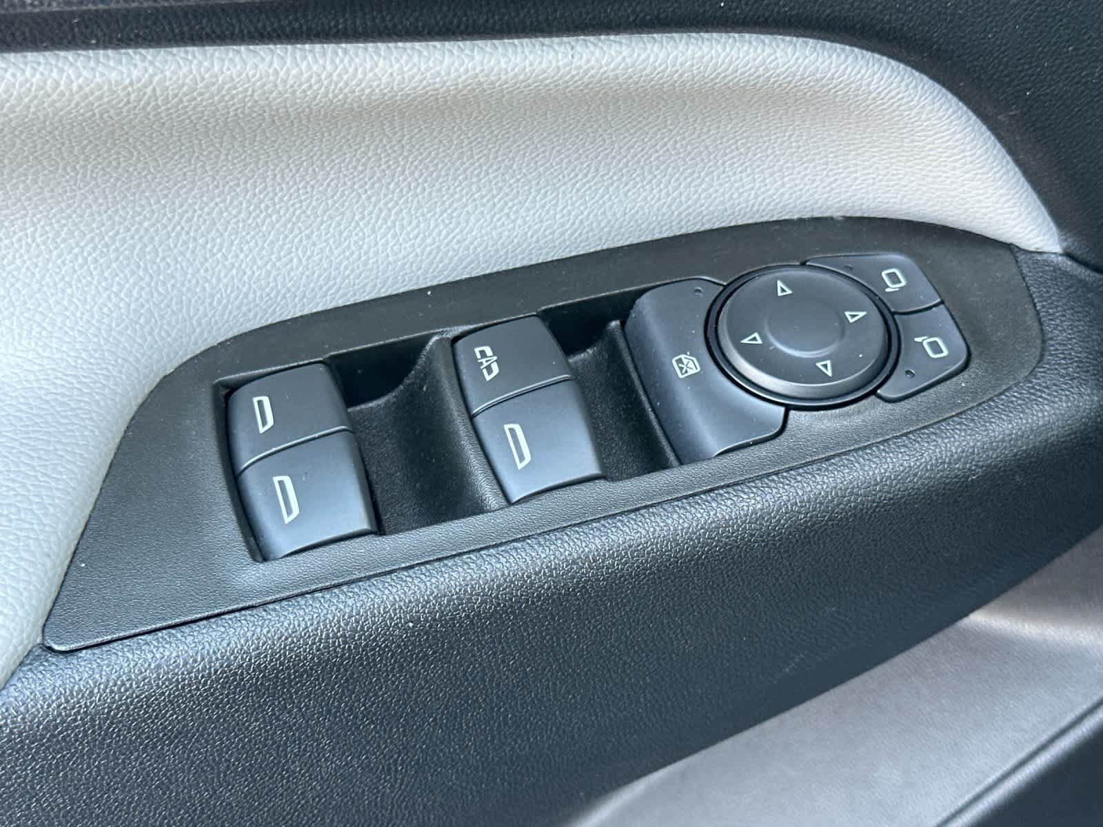 Used 2023 Chevrolet Equinox LS w/ LPO, Floor Liner Package FWD image 14