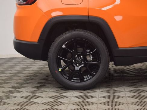 New 2026 Jeep Compass Latitude image 9