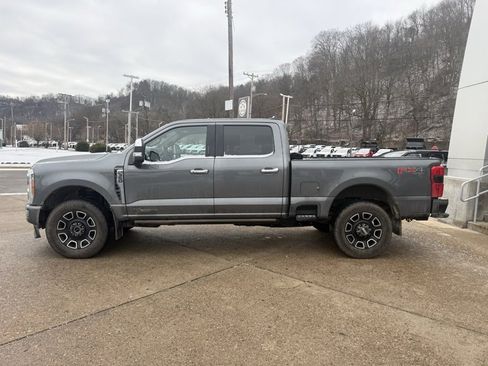 Used 2023 Ford F350 Platinum image 4