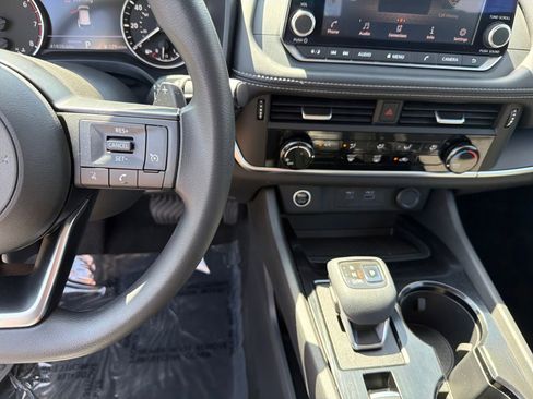 Used 2021 Nissan Rogue S image 16