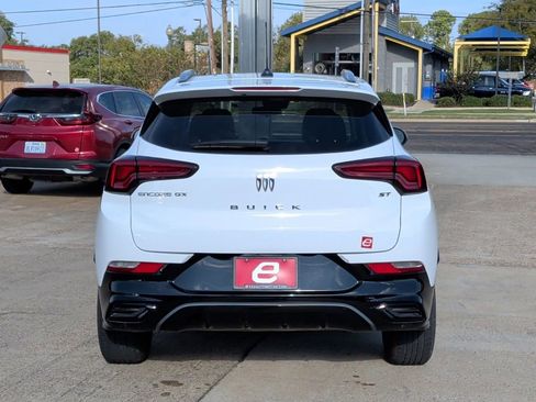 Used 2024 Buick Encore GX Sport Touring image 7