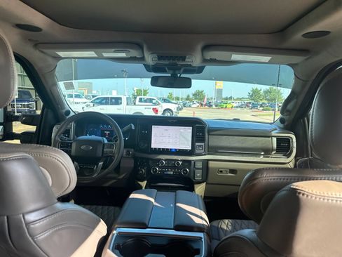 Used 2026 Ford F250 Platinum w/ Platinum Plus Package AWD/4WD image 31