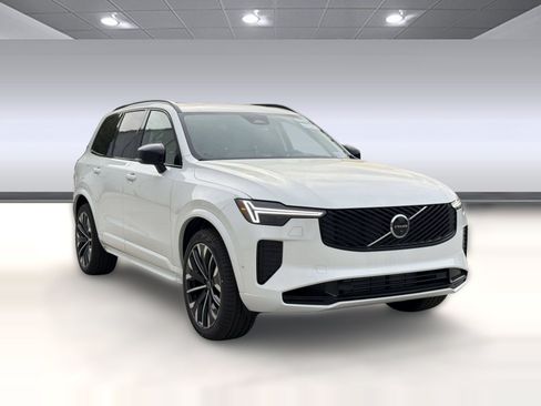 Used 2026 Volvo XC90 T8 Ultra w/ Protection Package Premier AWD/4WD image 7