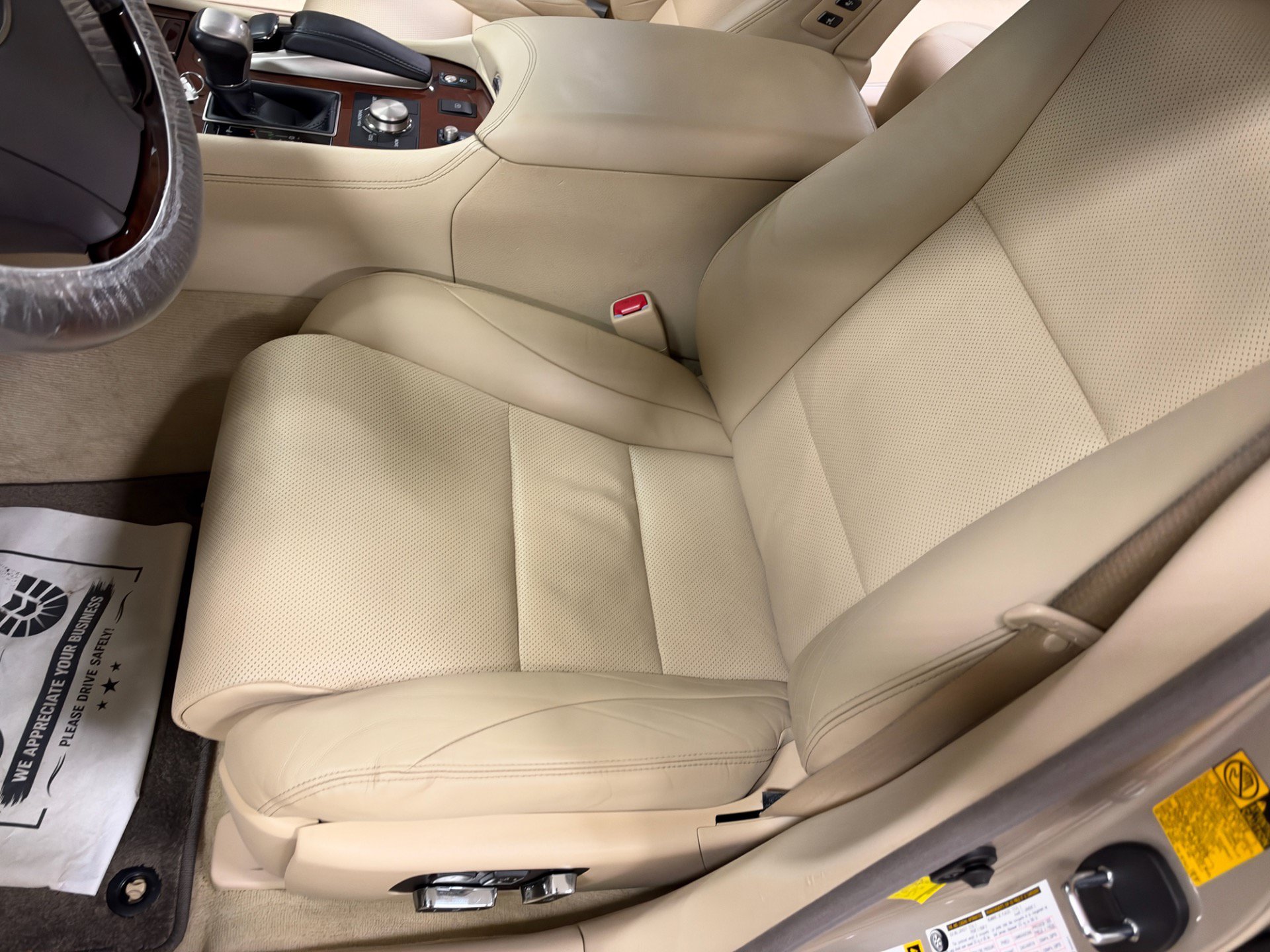 Used 2014 Lexus LS 460 w/ Comfort Package RWD image 23