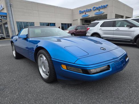Used 1992 Chevrolet Corvette Coupe RWD image 3
