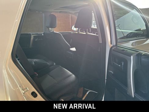 Used 2020 Toyota 4Runner SR5 Premium image 4