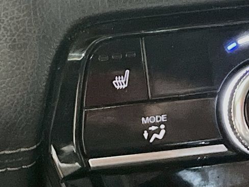 Used 2024 Honda Pilot Touring image 21