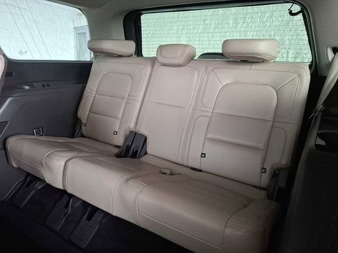 Used 2022 Lincoln Navigator Reserve AWD/4WD image 10