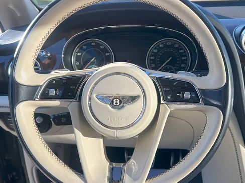 Used 2019 Bentley Bentayga image 15