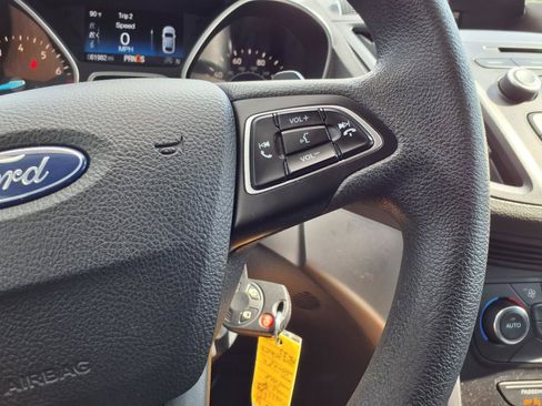 Used 2017 Ford Escape SE FWD image 16