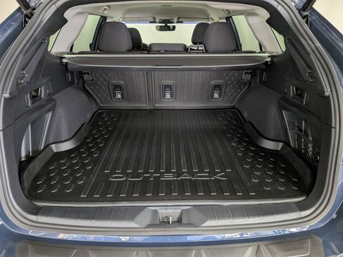 Used 2025 Subaru Outback Premium image 21