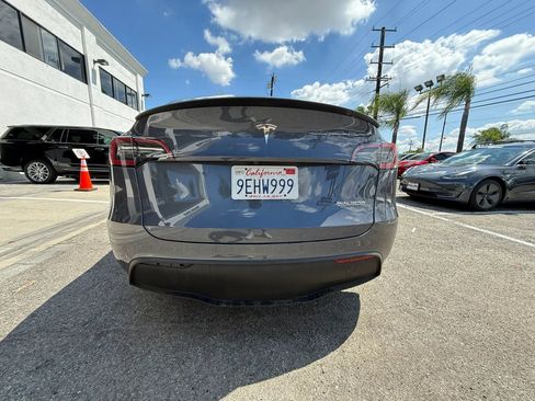 Used 2023 Tesla Model Y Performance image 4
