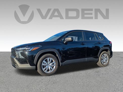 Used 2023 Toyota Corolla Cross L image 2