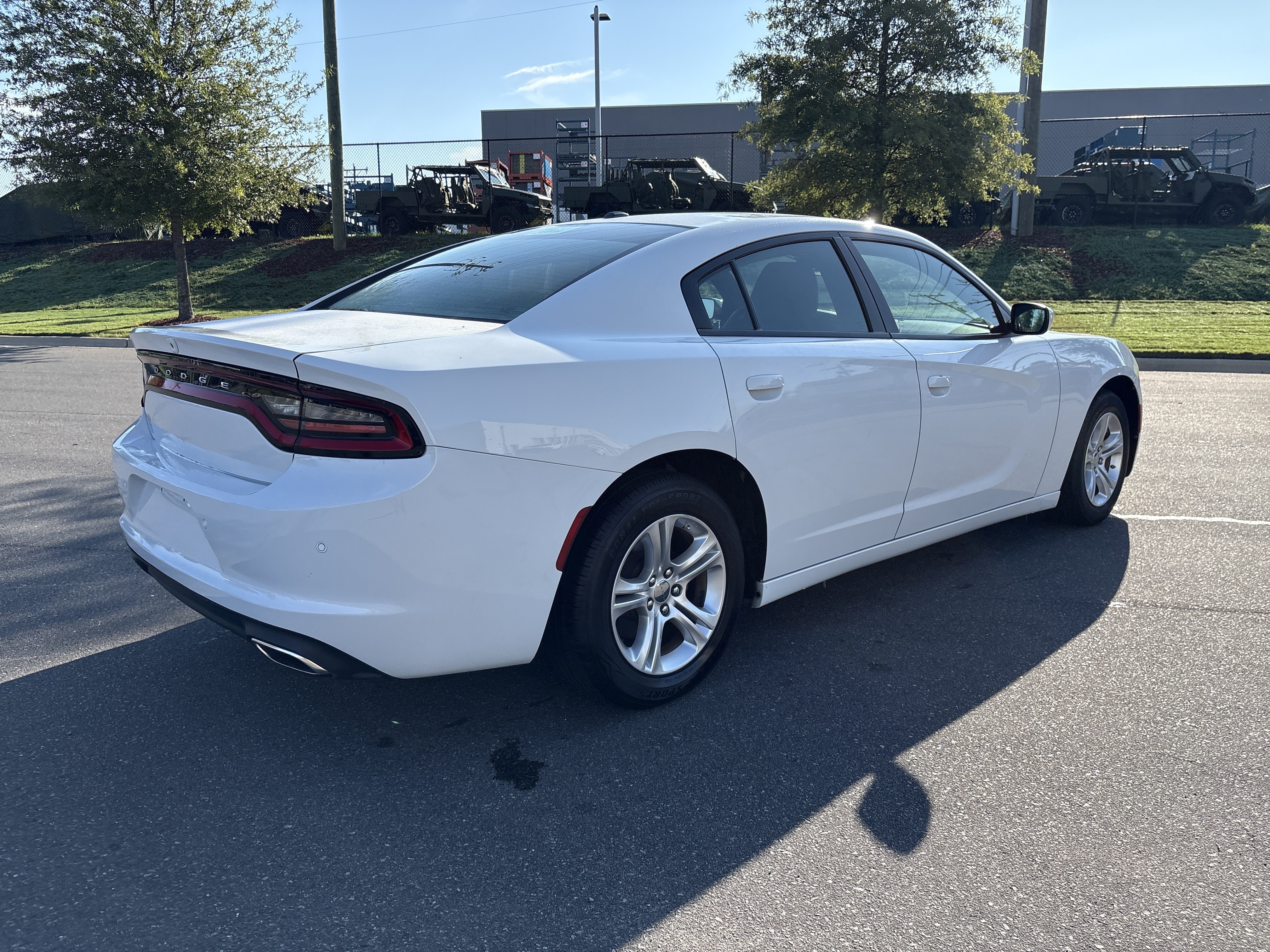Used 2022 Dodge Charger SXT RWD image 9