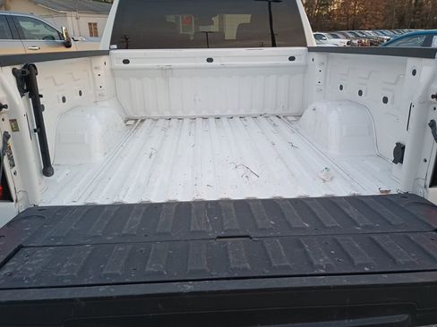 Used 2025 GMC Sierra 1500 SLT image 15