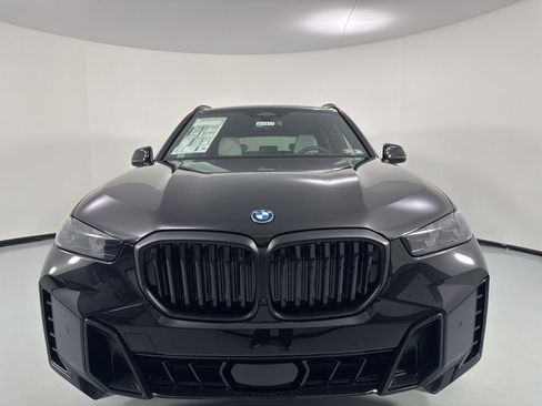New 2026 BMW X5 xDrive50e w/ M Sport Package AWD/4WD image 2