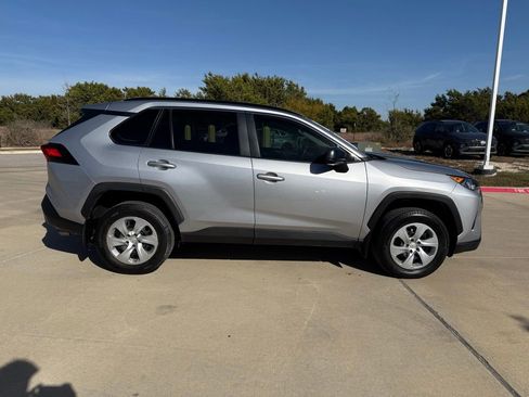 Used 2021 Toyota RAV4 LE image 4