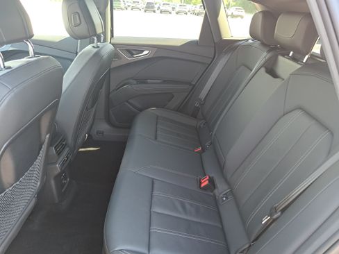 Used 2023 Audi Q4 e-tron Premium Plus w/ Premium Plus RWD image 14