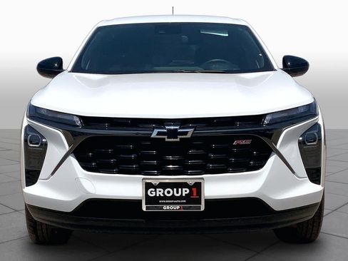 Used 2024 Chevrolet Trax RS w/ Driver Confidence Package FWD image 3