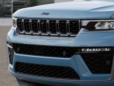 New 2026 Jeep Grand Cherokee Summit w/ Obsidian Package AWD/4WD image 11