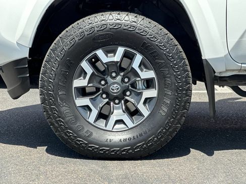 Used 2023 Toyota Tacoma TRD Sport AWD/4WD image 22