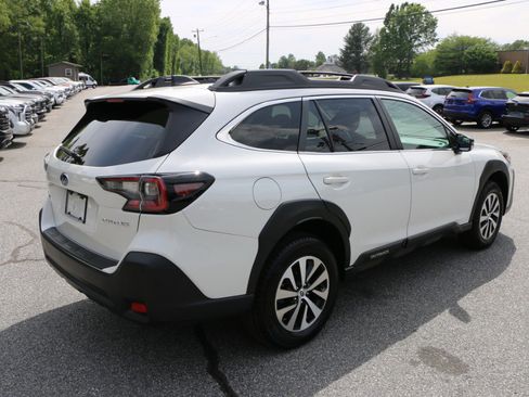 Used 2025 Subaru Outback Premium AWD/4WD image 8