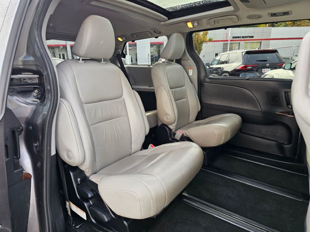 Used 2019 Toyota Sienna Limited Premium AWD/4WD image 12
