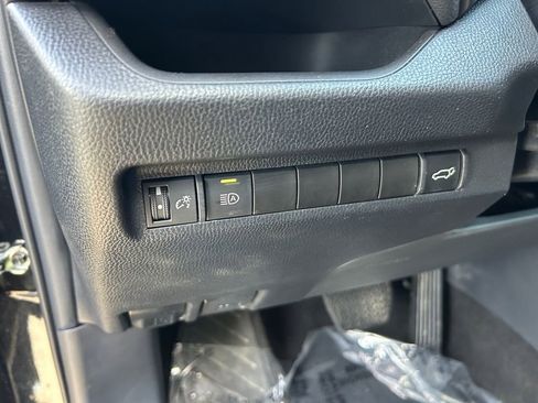 Used 2023 Toyota RAV4 XLE Premium image 21