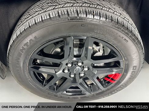 Used 2024 Chevrolet Traverse Premier w/ Redline Edition AWD/4WD image 34