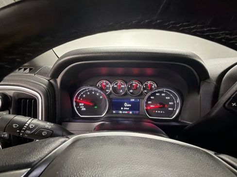 Used 2022 Chevrolet Silverado 1500 RST w/ LPO, Blackout Package AWD/4WD image 11