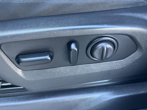 Used 2021 GMC Sierra 1500 4x4 Crew Cab w/ Sierra Value Package image 13