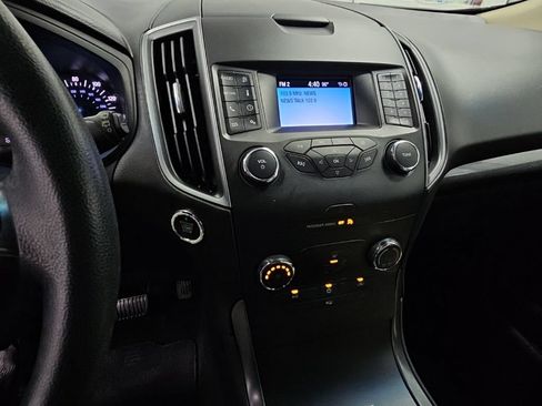 Used 2019 Ford Edge SE FWD image 13