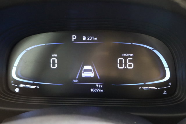 Used 2024 Hyundai Venue SEL FWD image 13