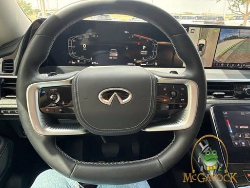 Used 2025 INFINITI QX80 Sensory AWD/4WD image 18